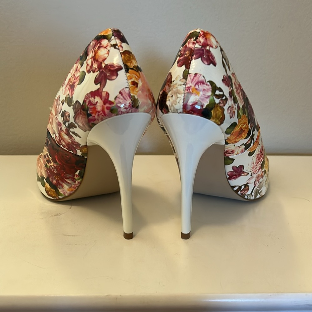 Madden Girl Floral heels - Picture 7 of 10